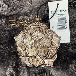 🥂🥂NWT BRAHMIN Alabaster Magnolia Charm 🥂🥂